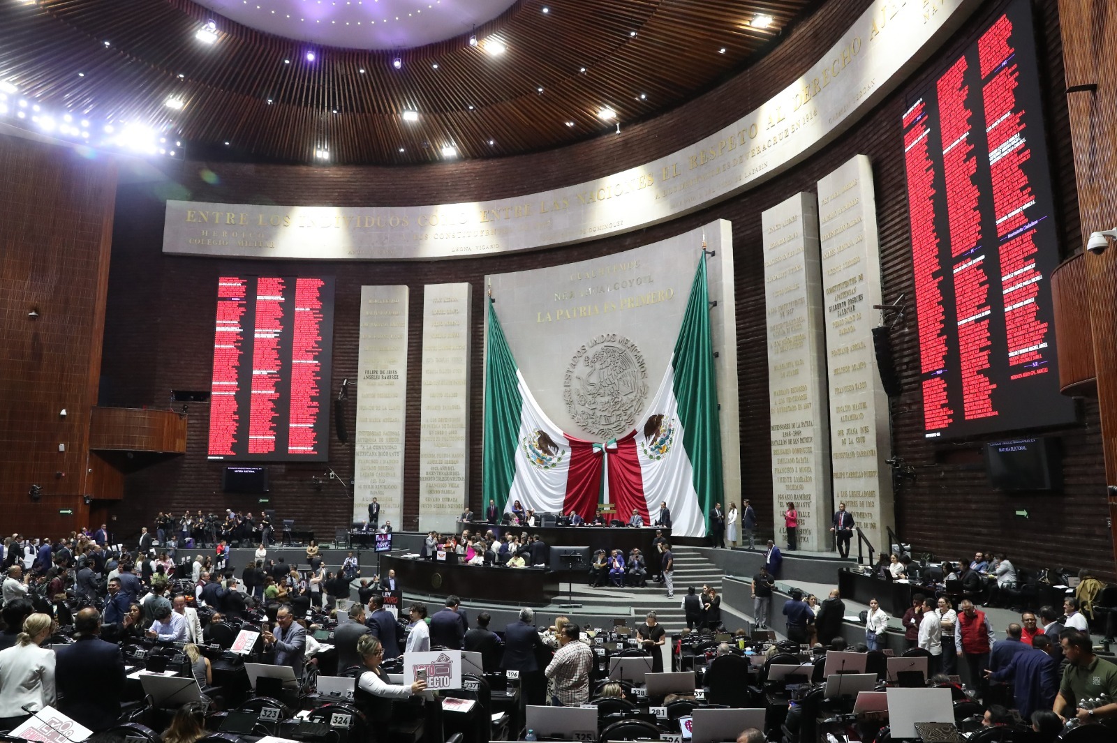 Erster Rückschlag für Präsidentin Claudia Sheinbaum: Abgeordnete lehnen Wahlrechtsreform ab; Morena